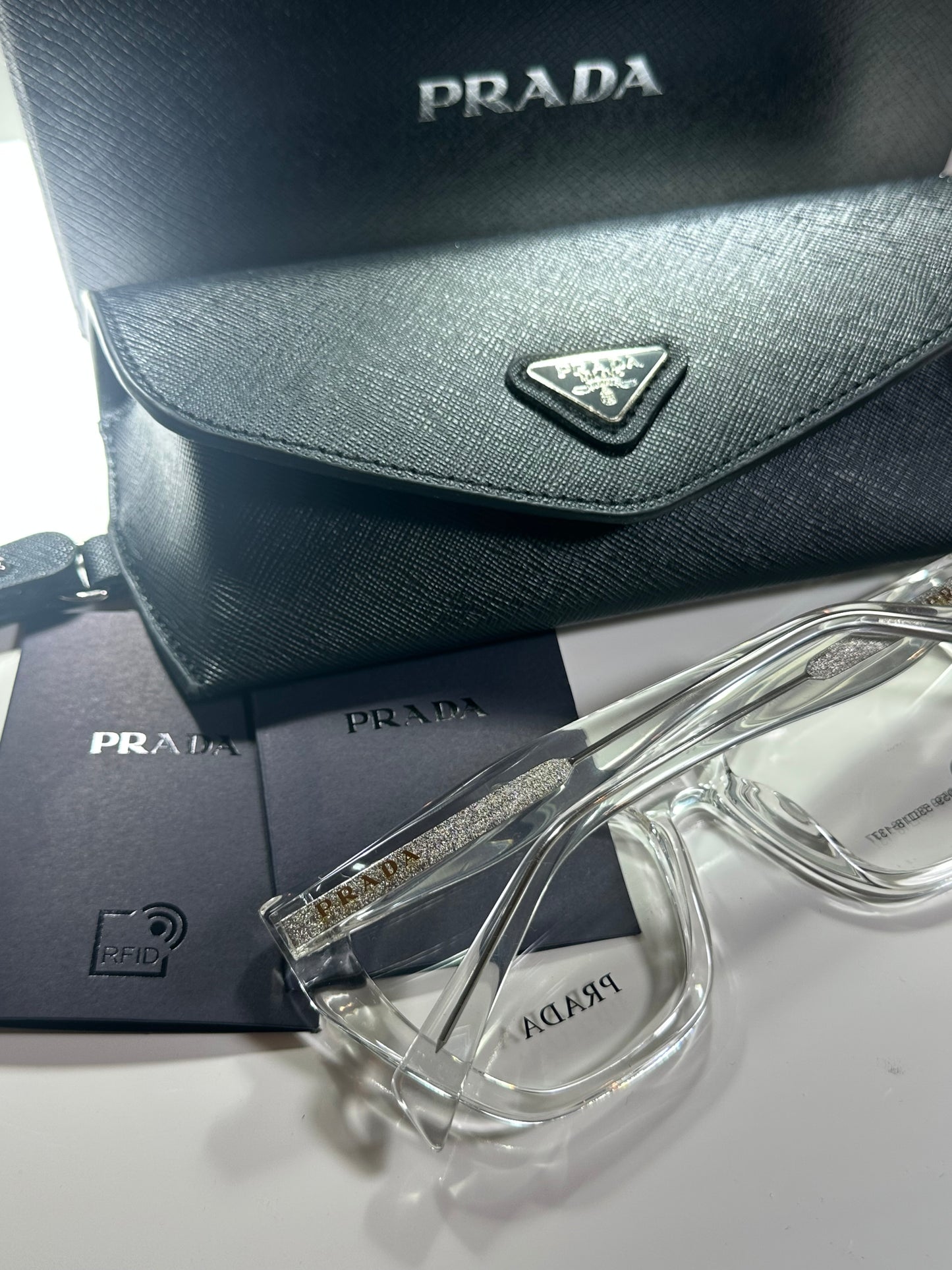 PRADA PR09