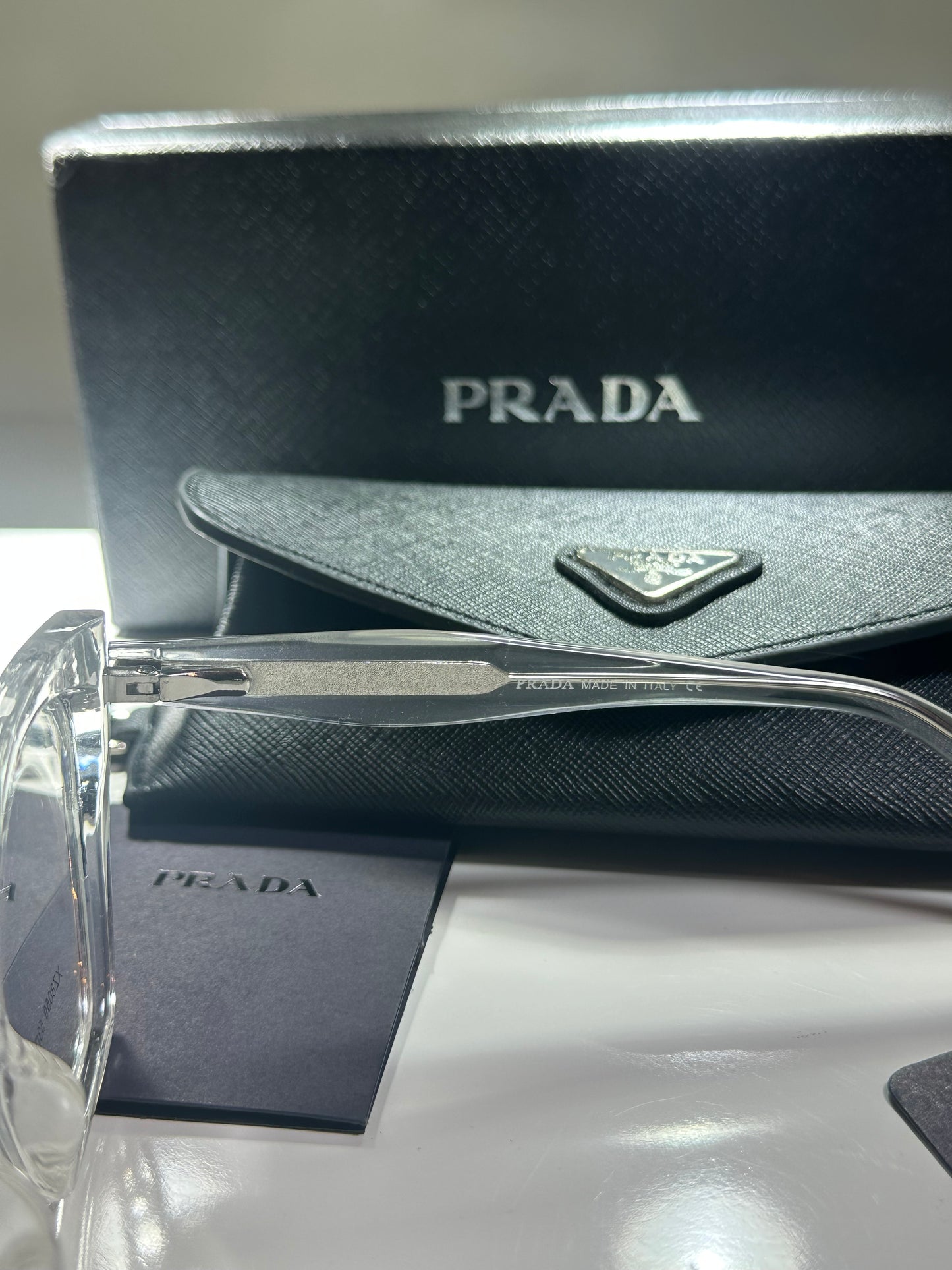 PRADA PR09