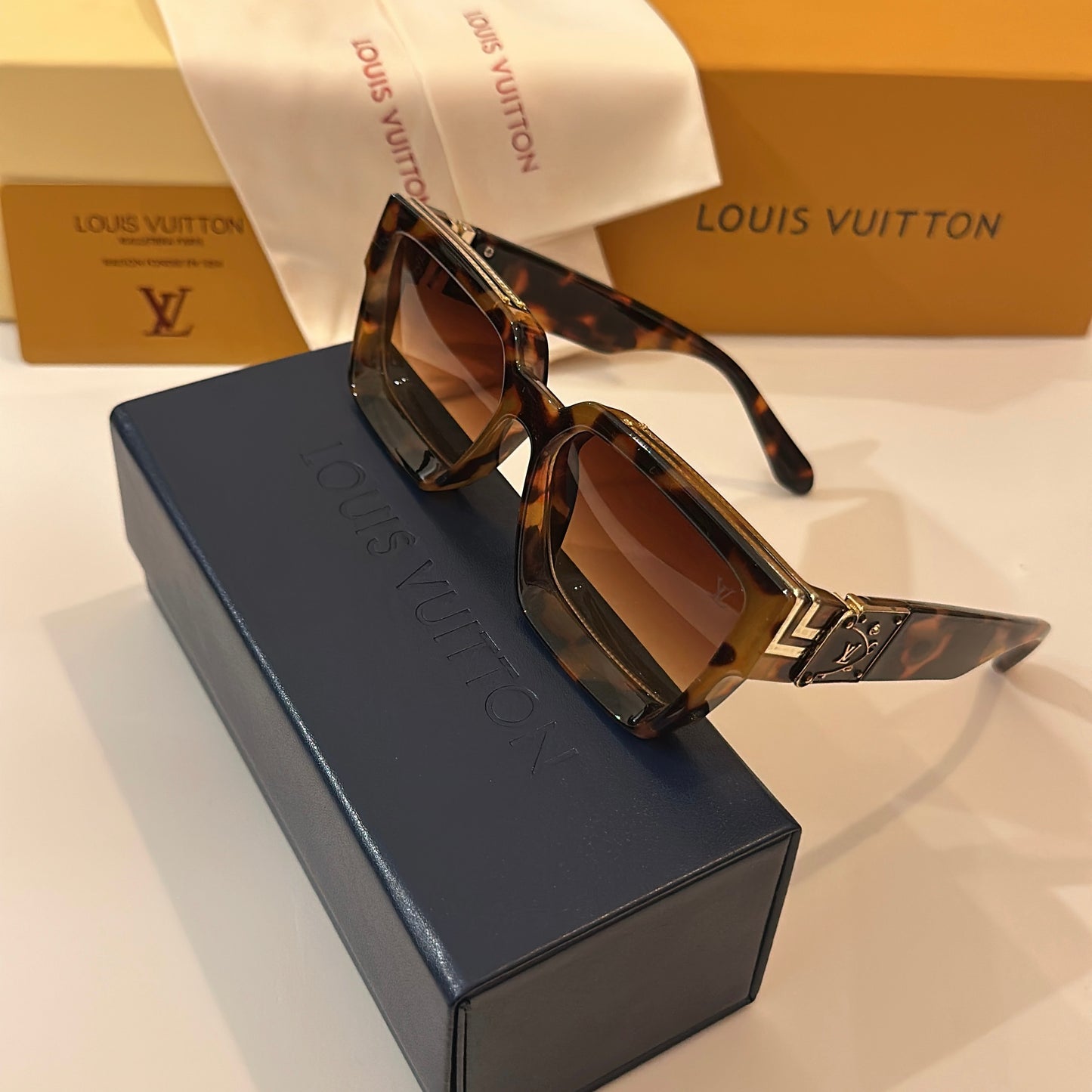 LOUIS VUITTON MILLONAIRE 1.1