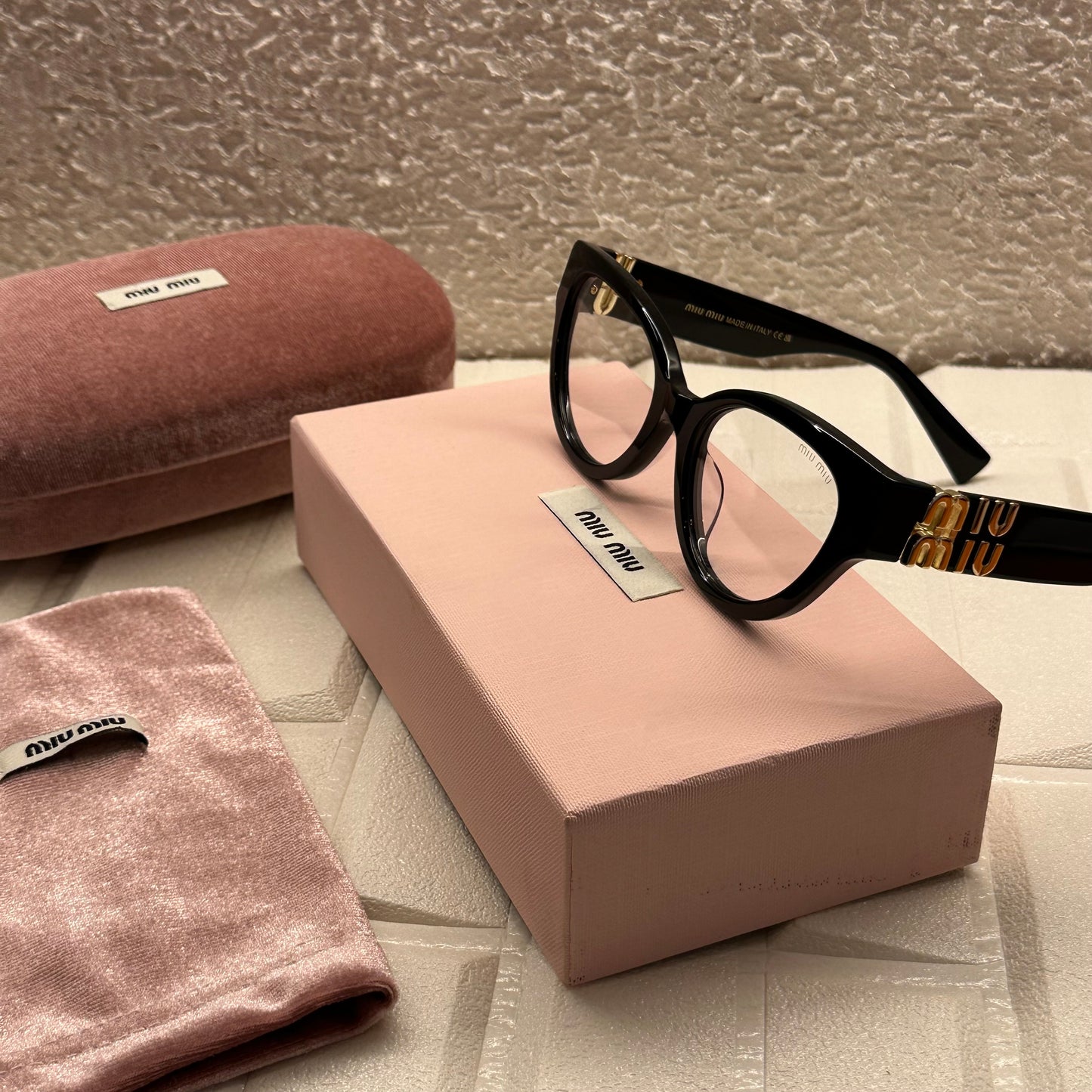 MIU MIU MU 01VV