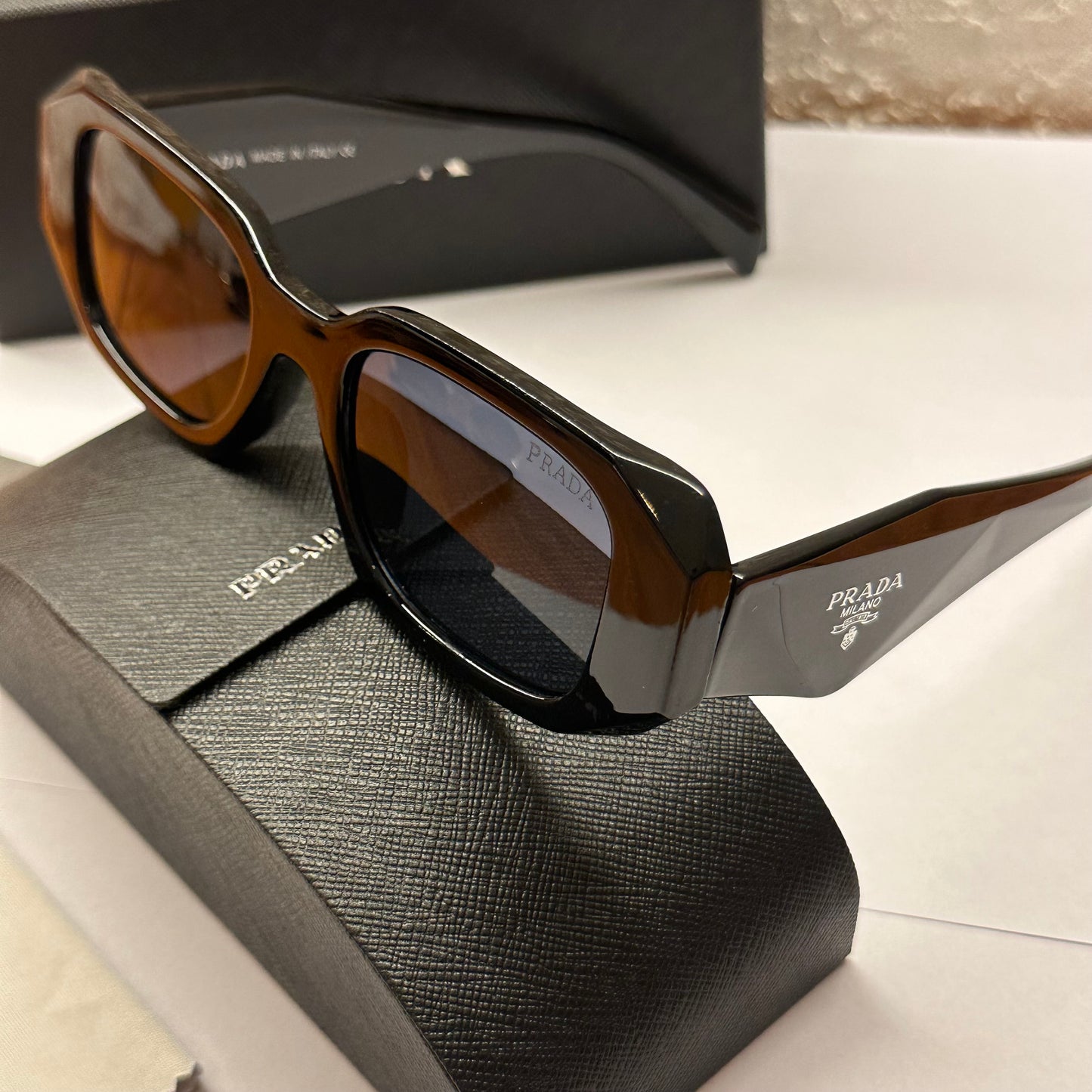 PRADA 17WS