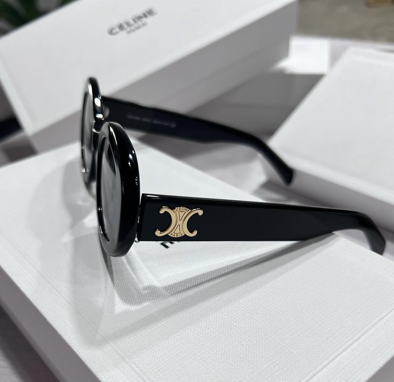 CELINE TRIOMPHE CL40194U