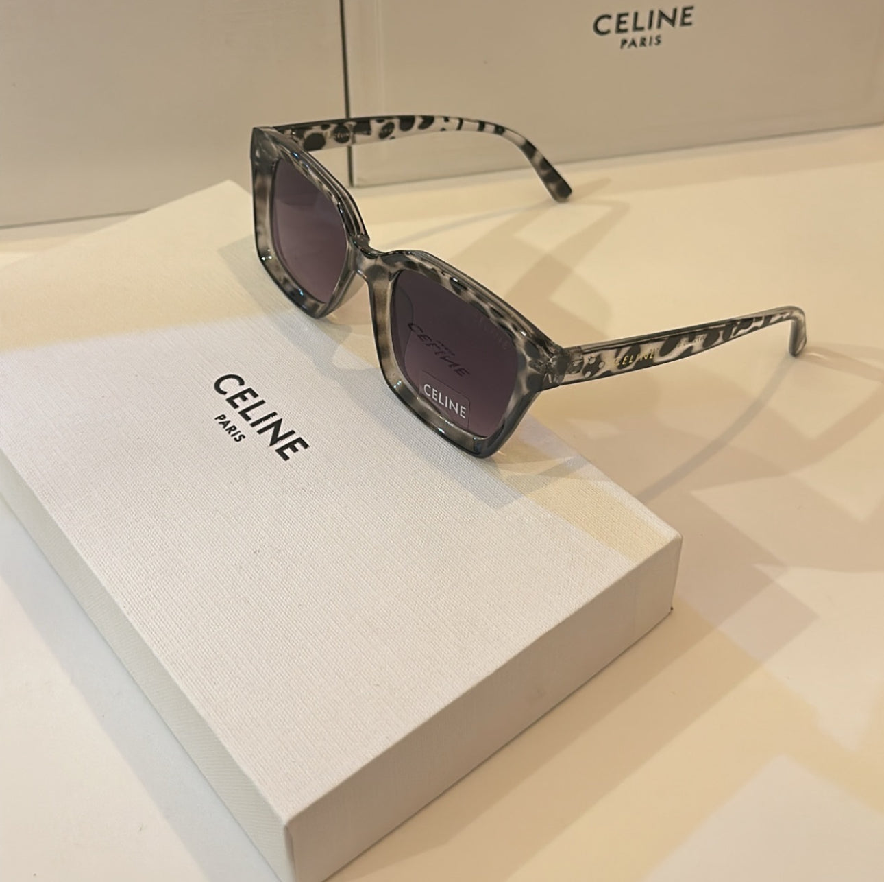 CELINE CL2570