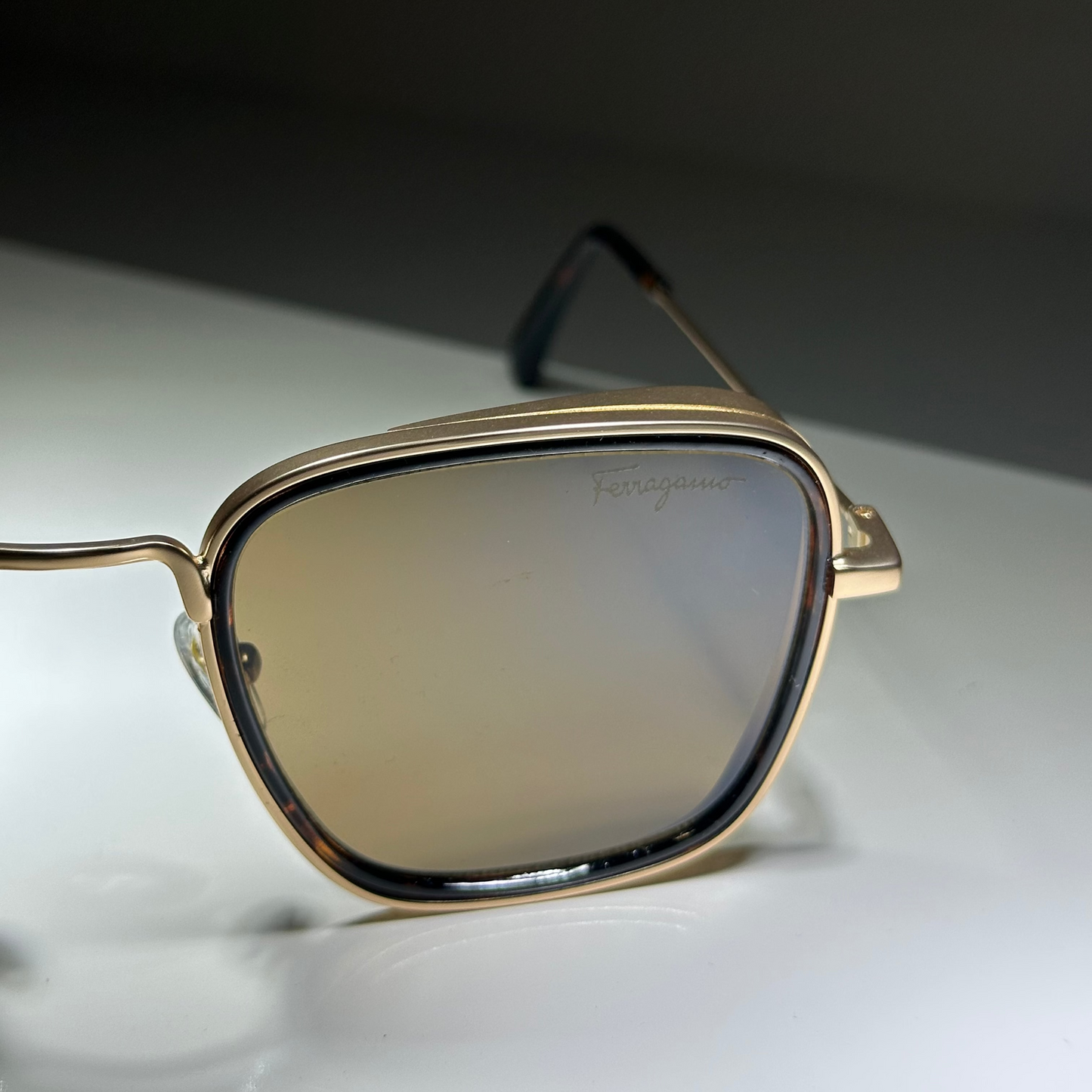 SALVATORE FERRAGAMO SF001