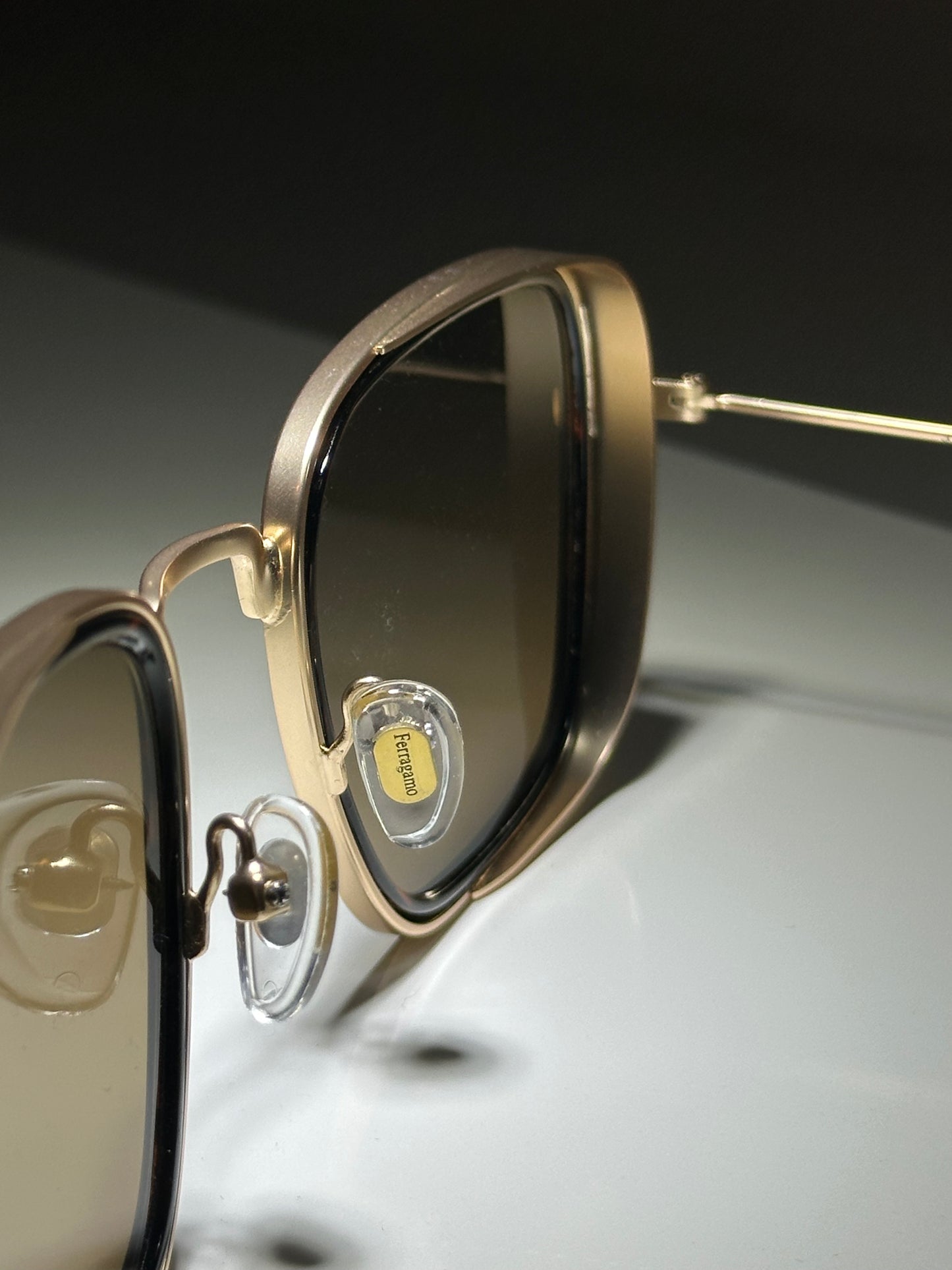 SALVATORE FERRAGAMO SF001