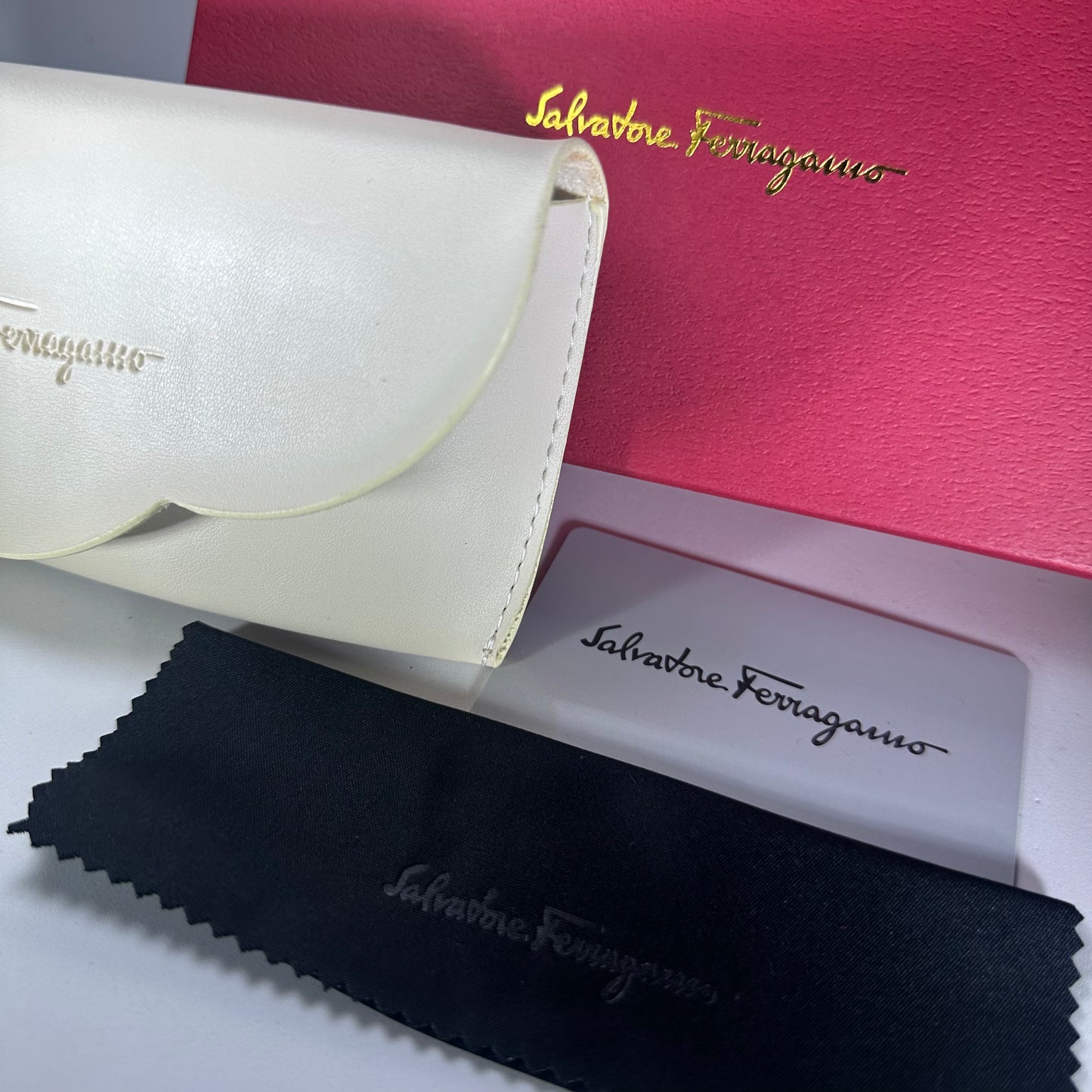 SALVATORE FERRAGAMO SF001