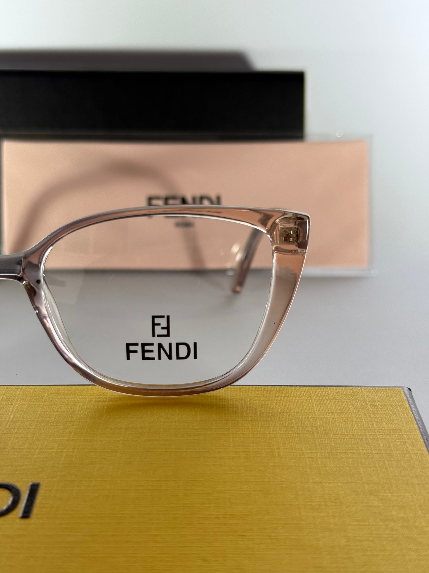 FENDI CAT EYE / NUDE BEIGE