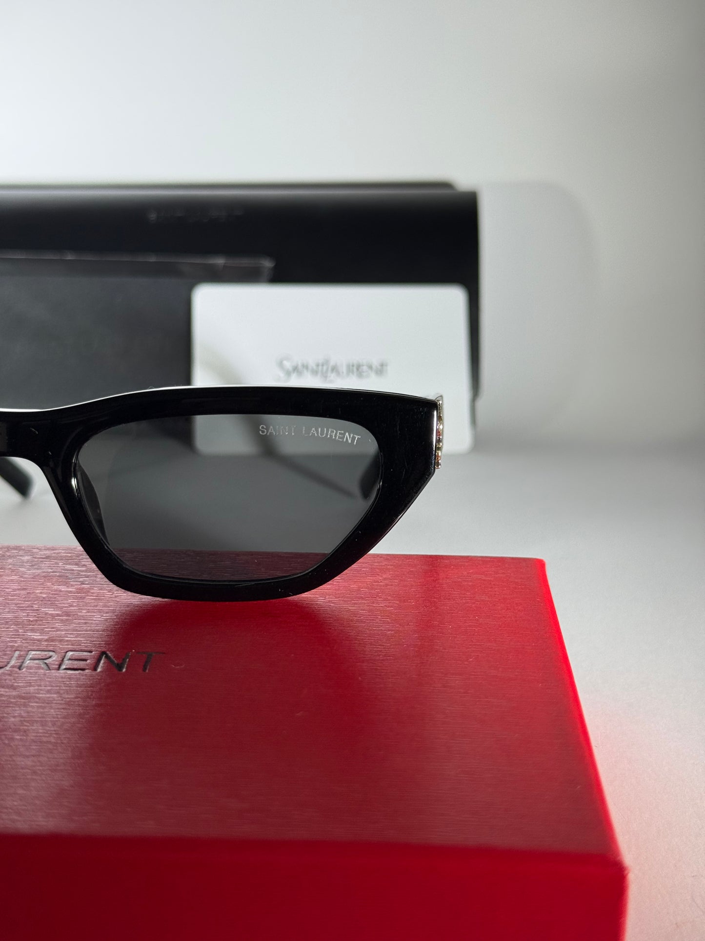 YVES SAINT LAURENT M126