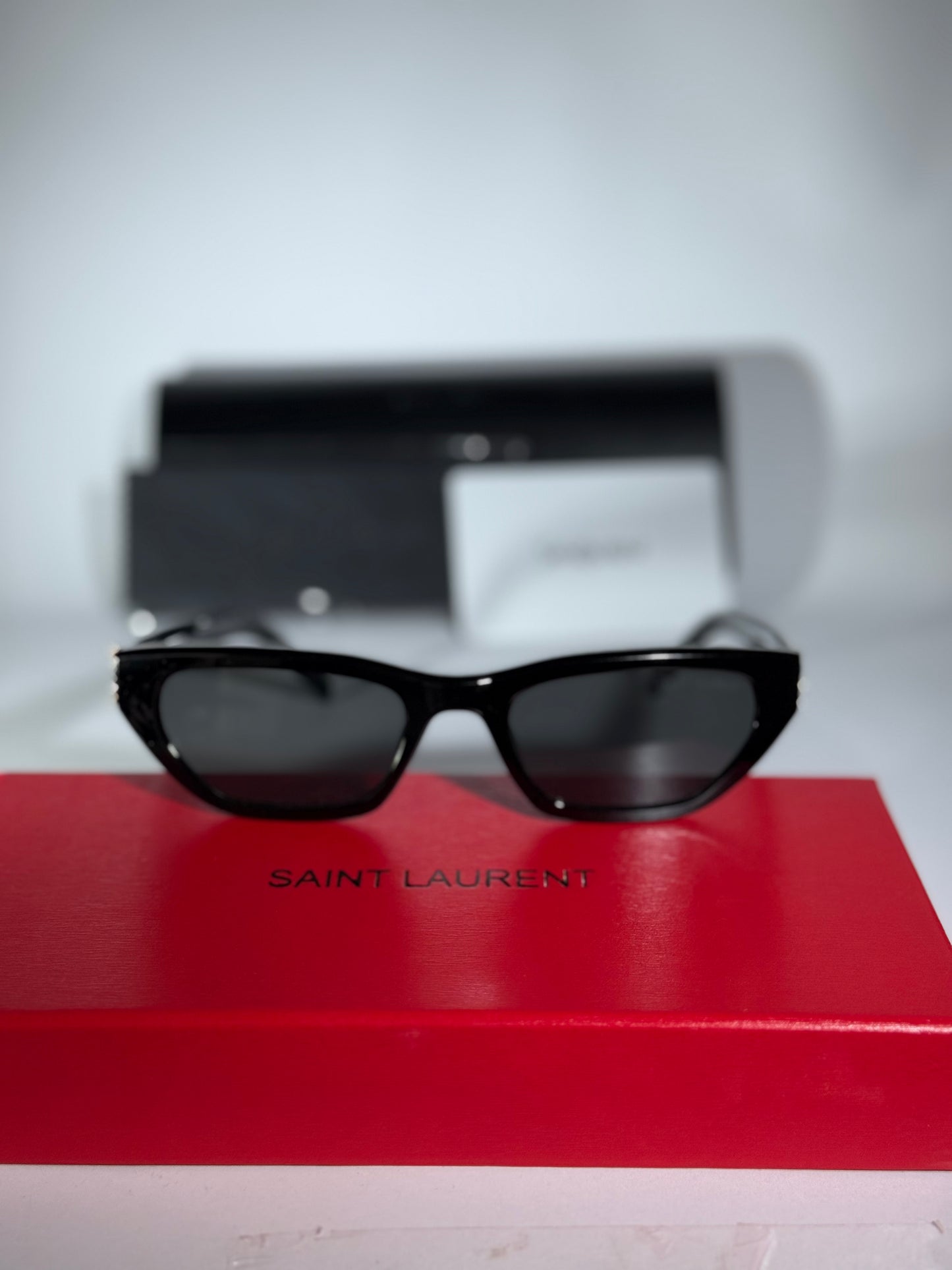 YVES SAINT LAURENT M126